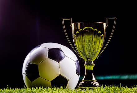 当竞争对手 当竞争对手